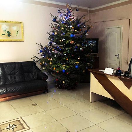 Comfort Hotel Chervonograd Bagian luar foto