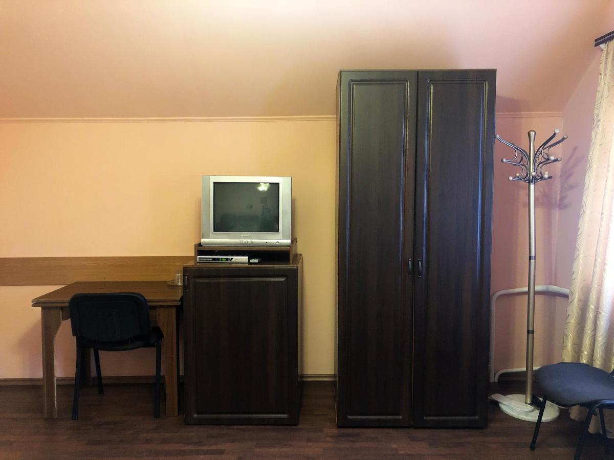 Comfort Hotel Chervonograd Bagian luar foto