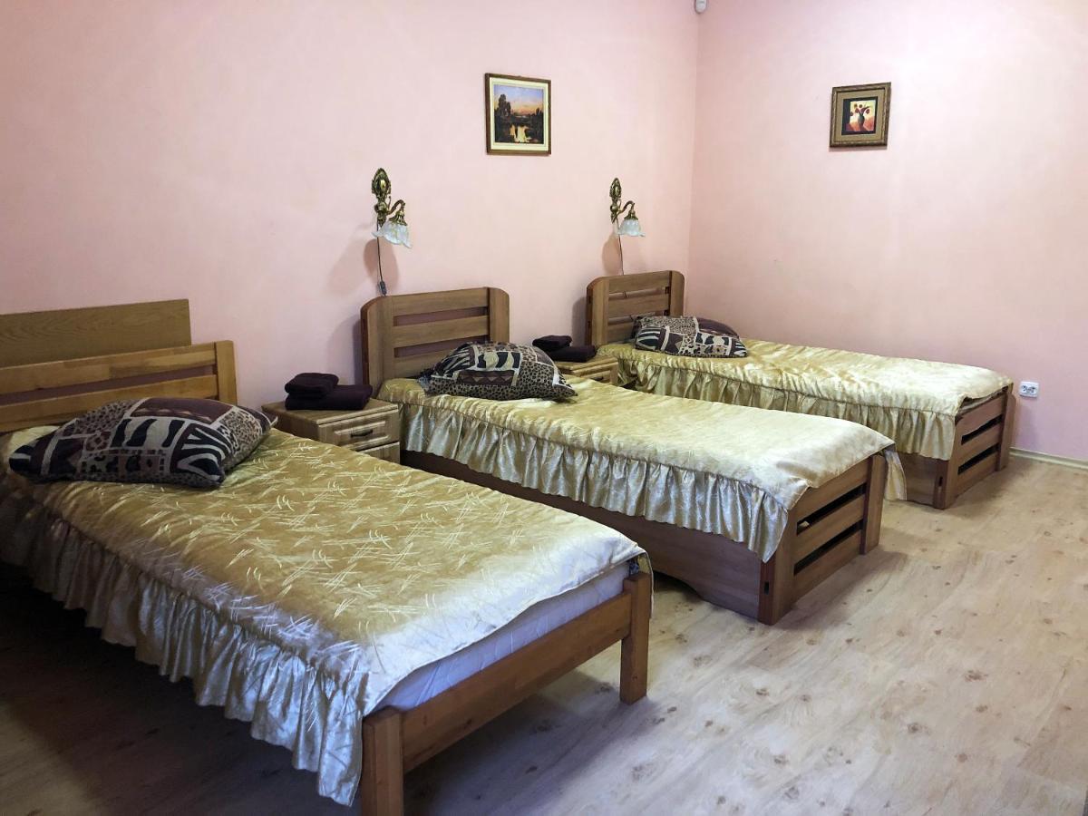 Comfort Hotel Chervonograd Bagian luar foto