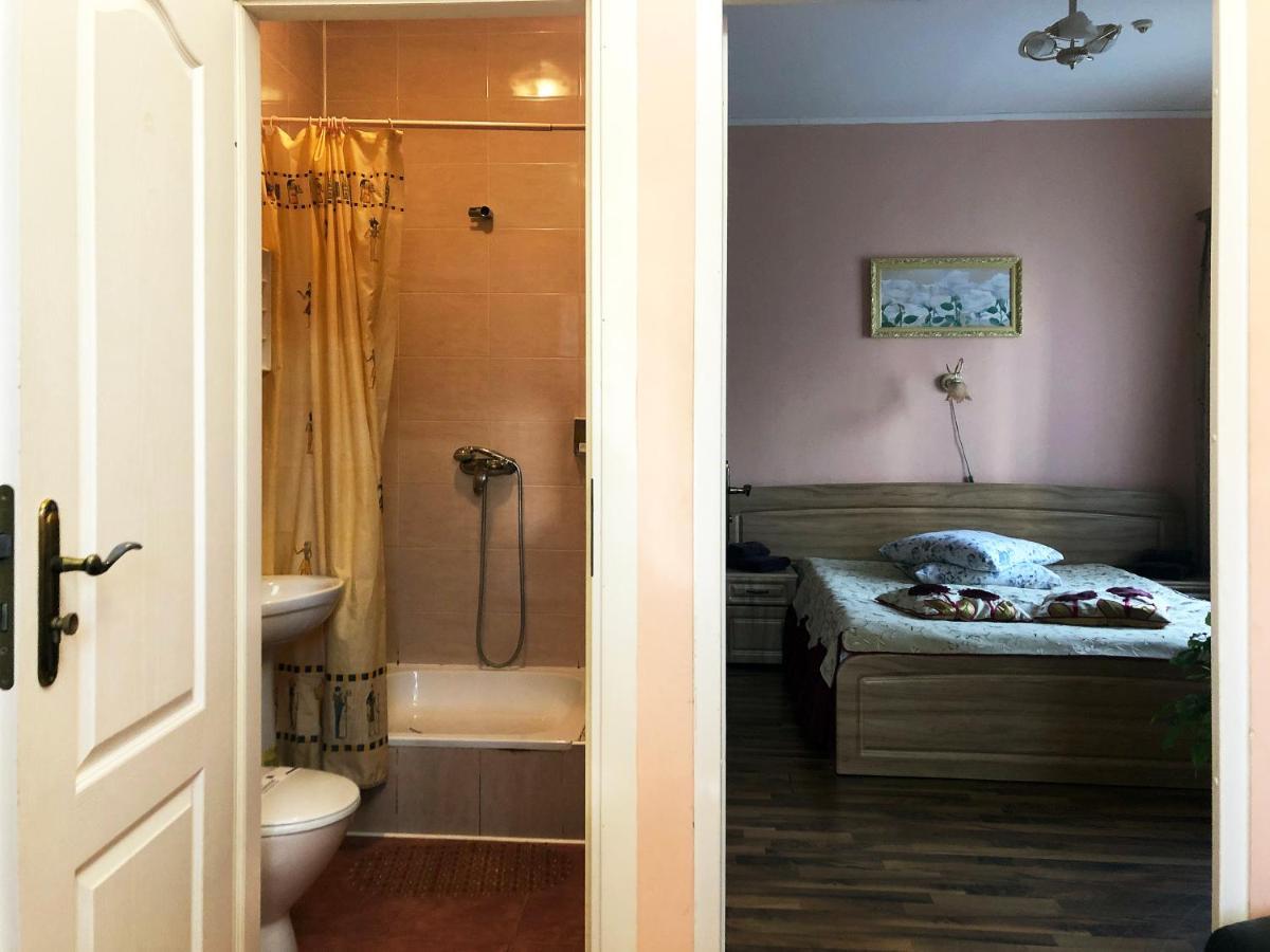 Comfort Hotel Chervonograd Bagian luar foto