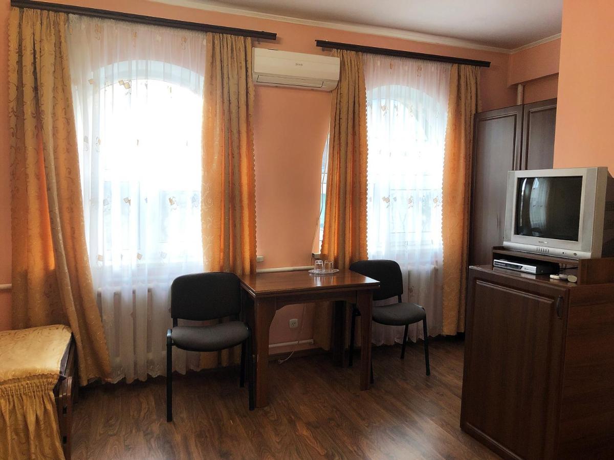 Comfort Hotel Chervonograd Bagian luar foto