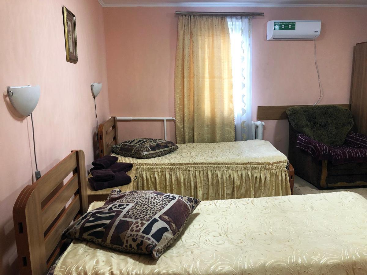 Comfort Hotel Chervonograd Bagian luar foto